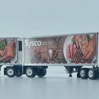 /img/48878-diecast-truck-closeup.webp