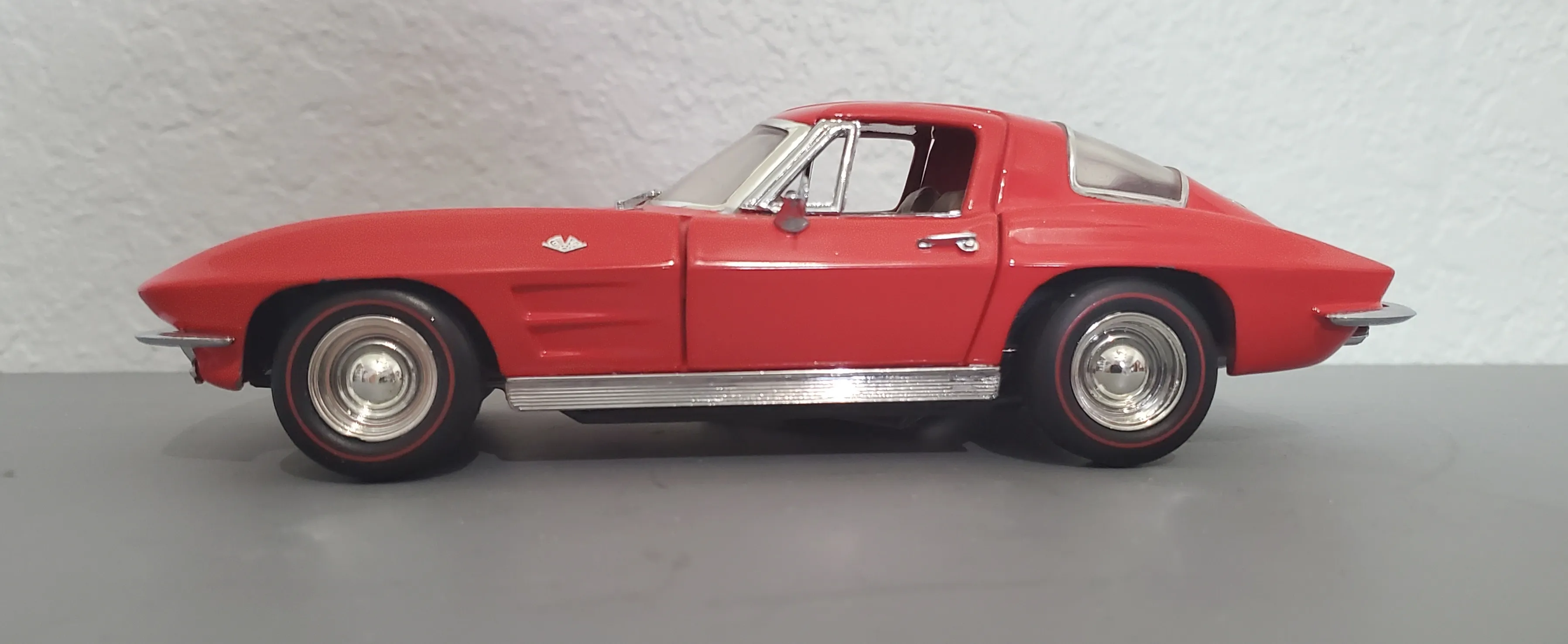 48889 corvette dp diecast model1