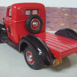 /img/48903-diecast-truck-community.webp