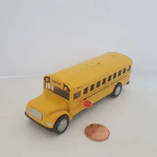 /img/48904-diecast-model-bus-shop-review.webp