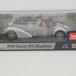 /img/48910-sunstar-diecast-car-buying-tips.webp