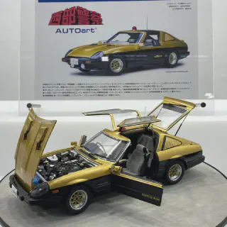 /img/48918-diecast-car-cleaning.webp
