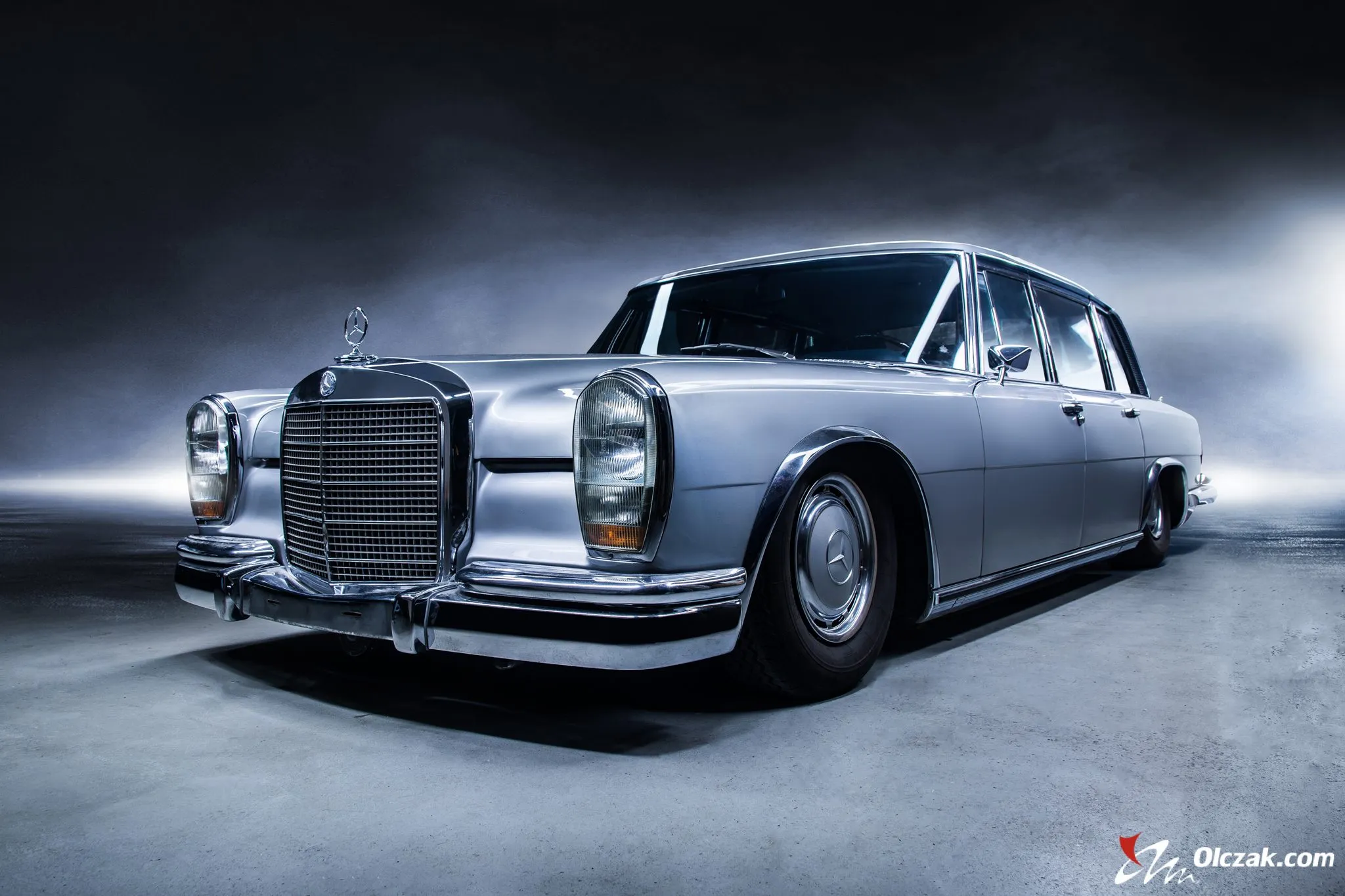 48928 mercedes 600 pullman diecast interior