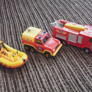 /img/48955-fireman-sam-toys-display.webp