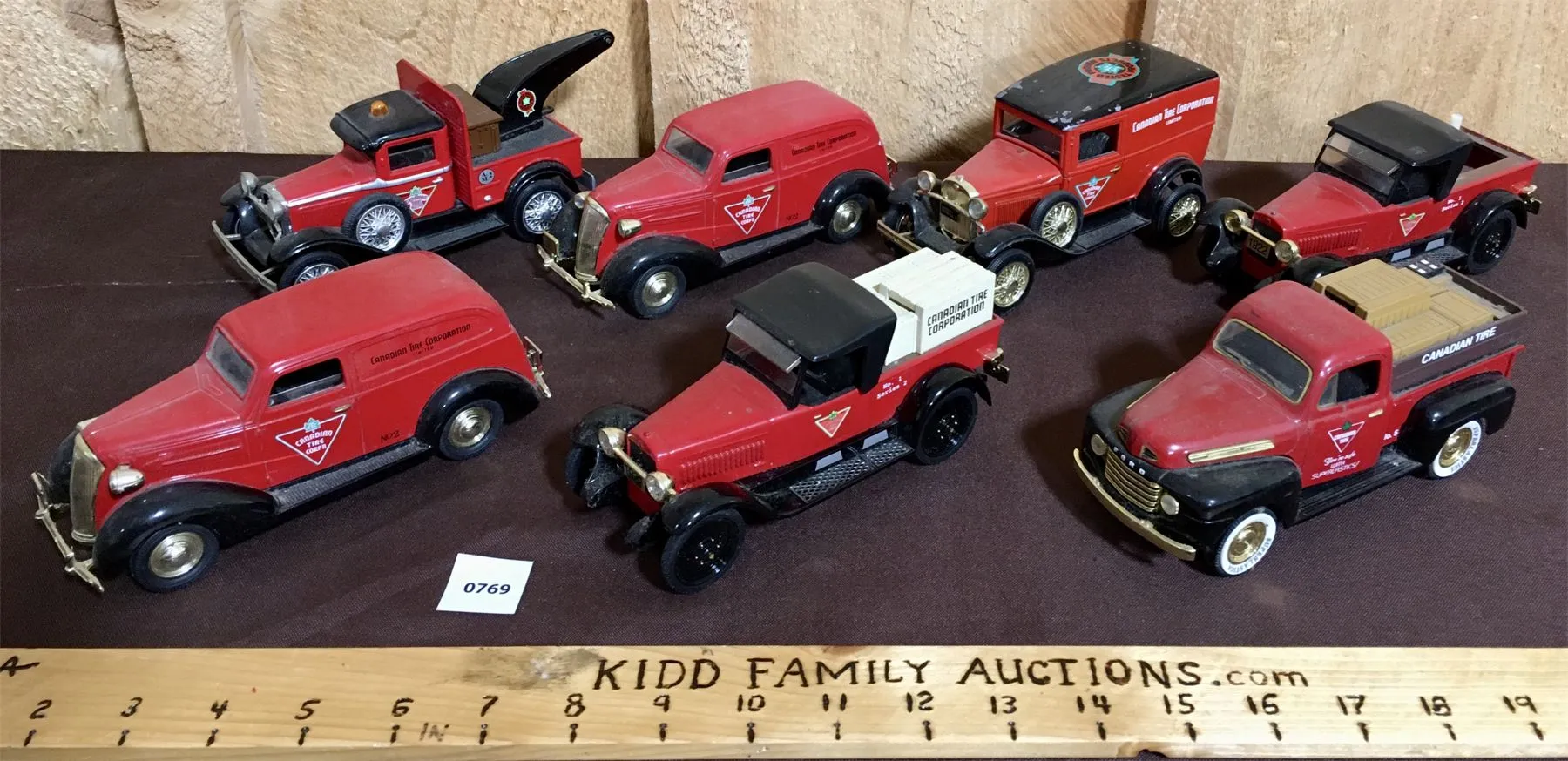 48960 canadian tire diecast bank 1