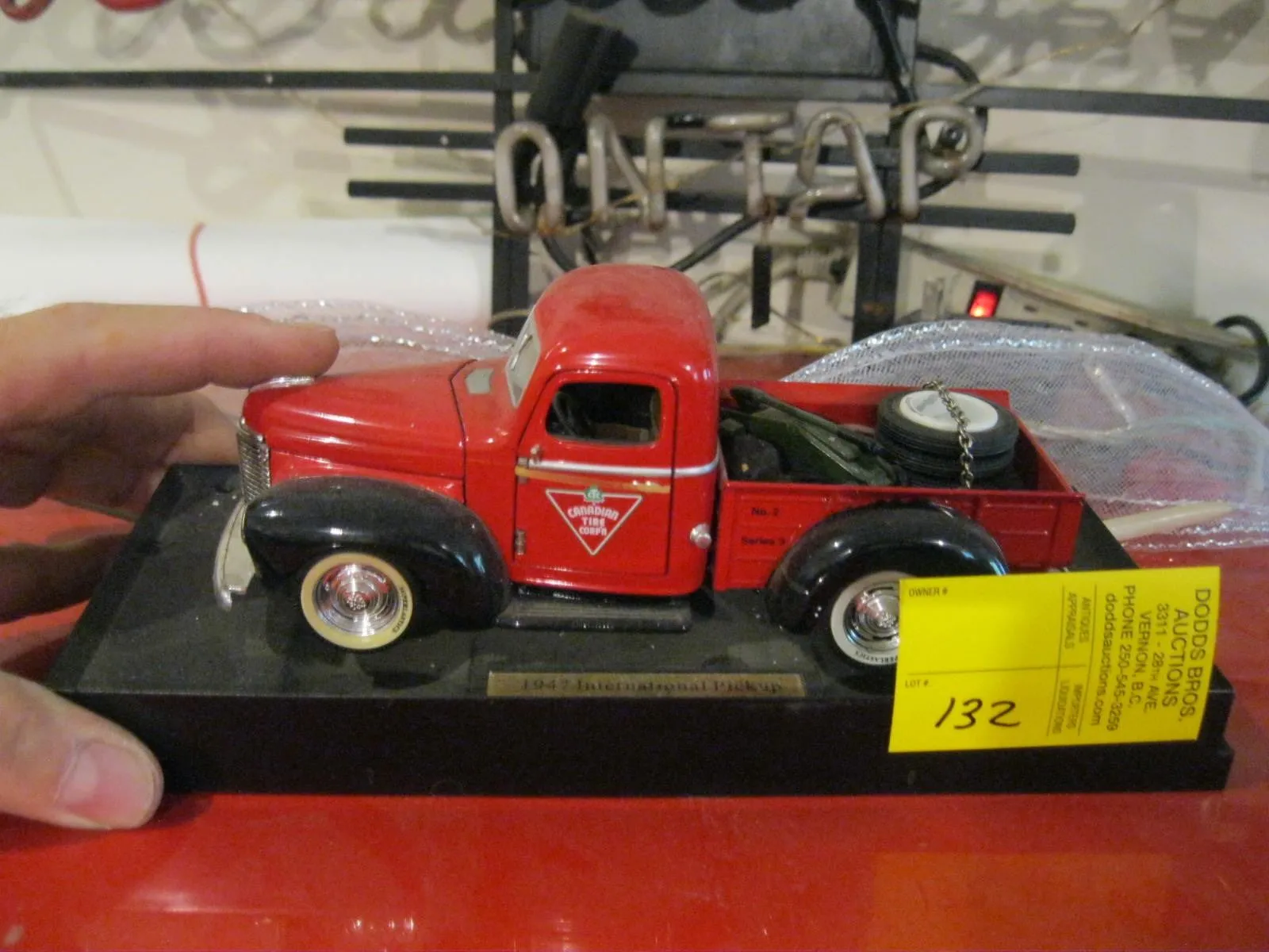 48960 canadian tire diecast bank 5