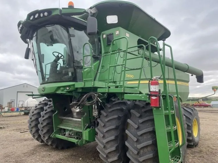 48964 john deere s690 diecast 3