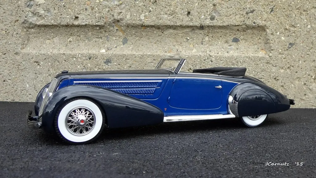 /img/48980-diecast-model-car-comparison.webp