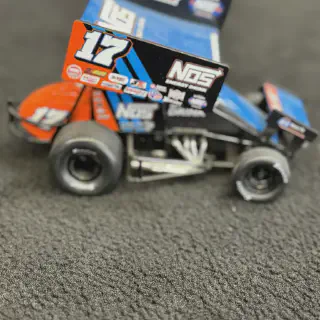 /img/48994-diecast-cars-display.webp