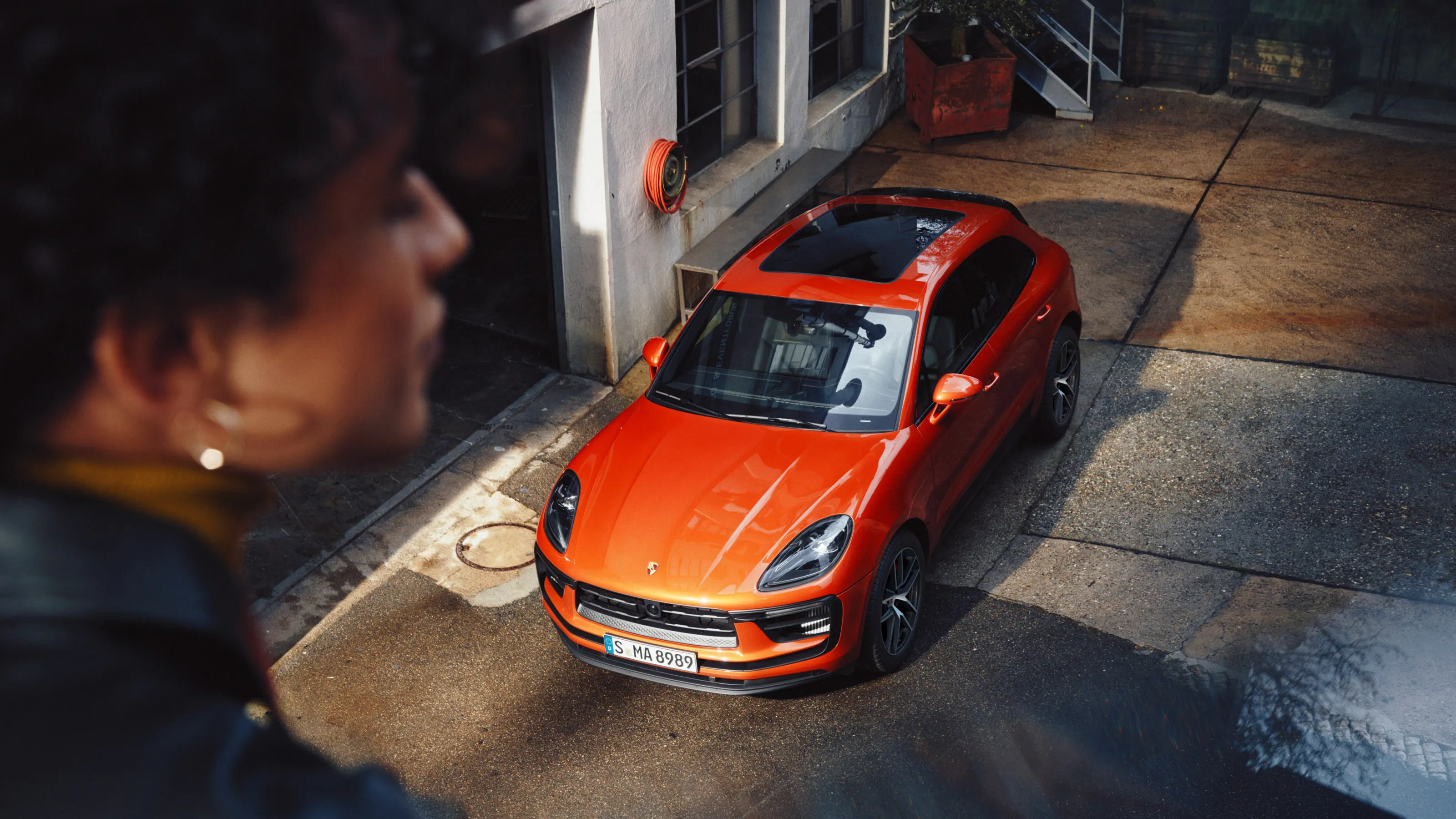49019 diecast macan display