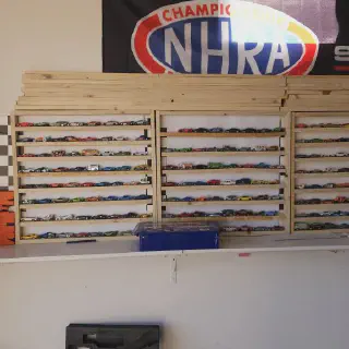 /img/49021-selling-diecast-cars.webp