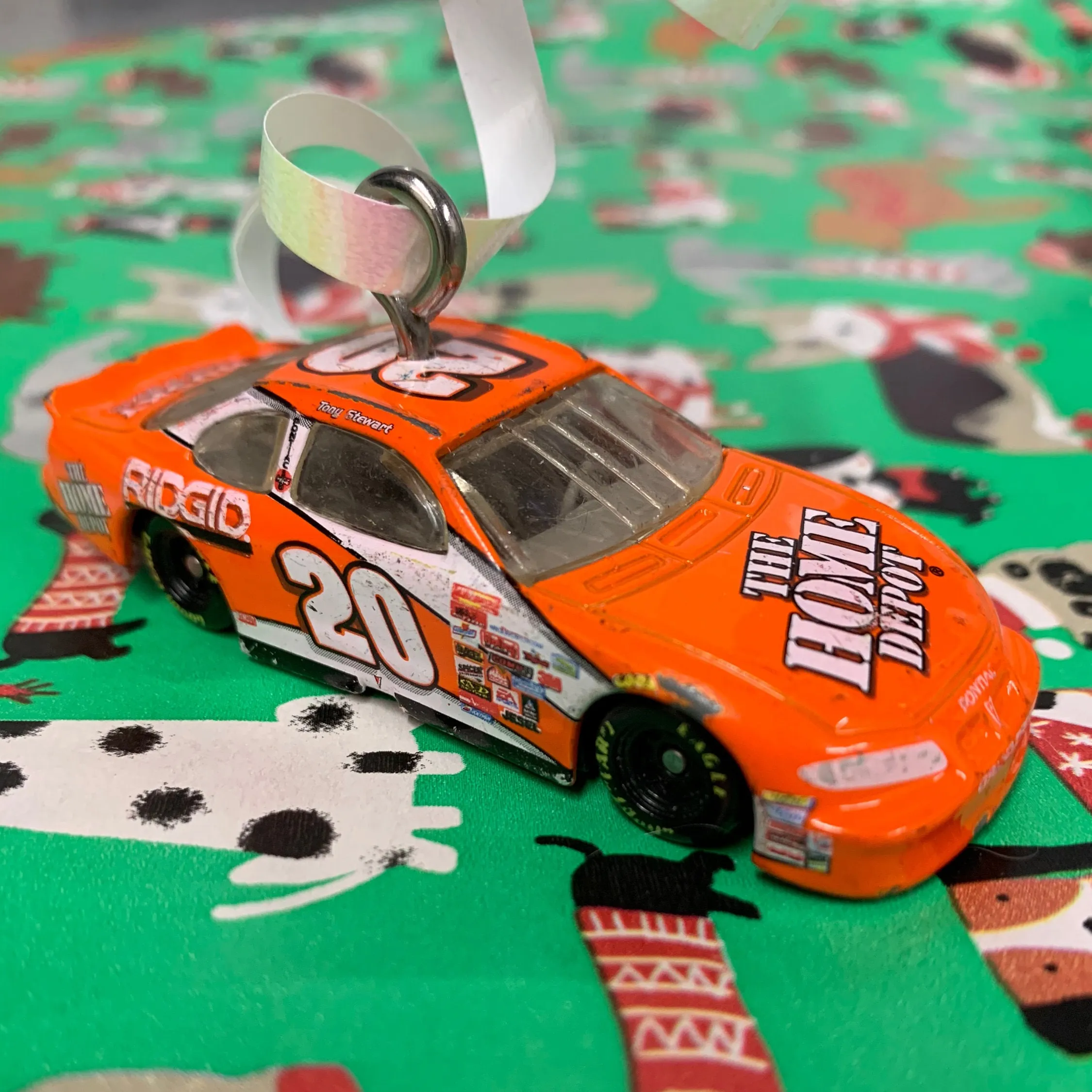 /img/49043-tony-stewart-iroc-diecast-8.webp