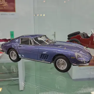/img/49052-diecast-scale-model-collection.webp