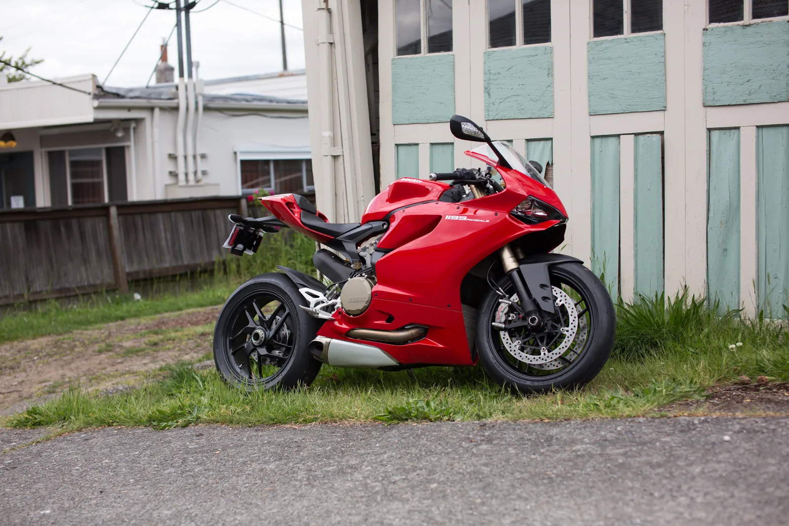 49063 diecast ducati panigale materials