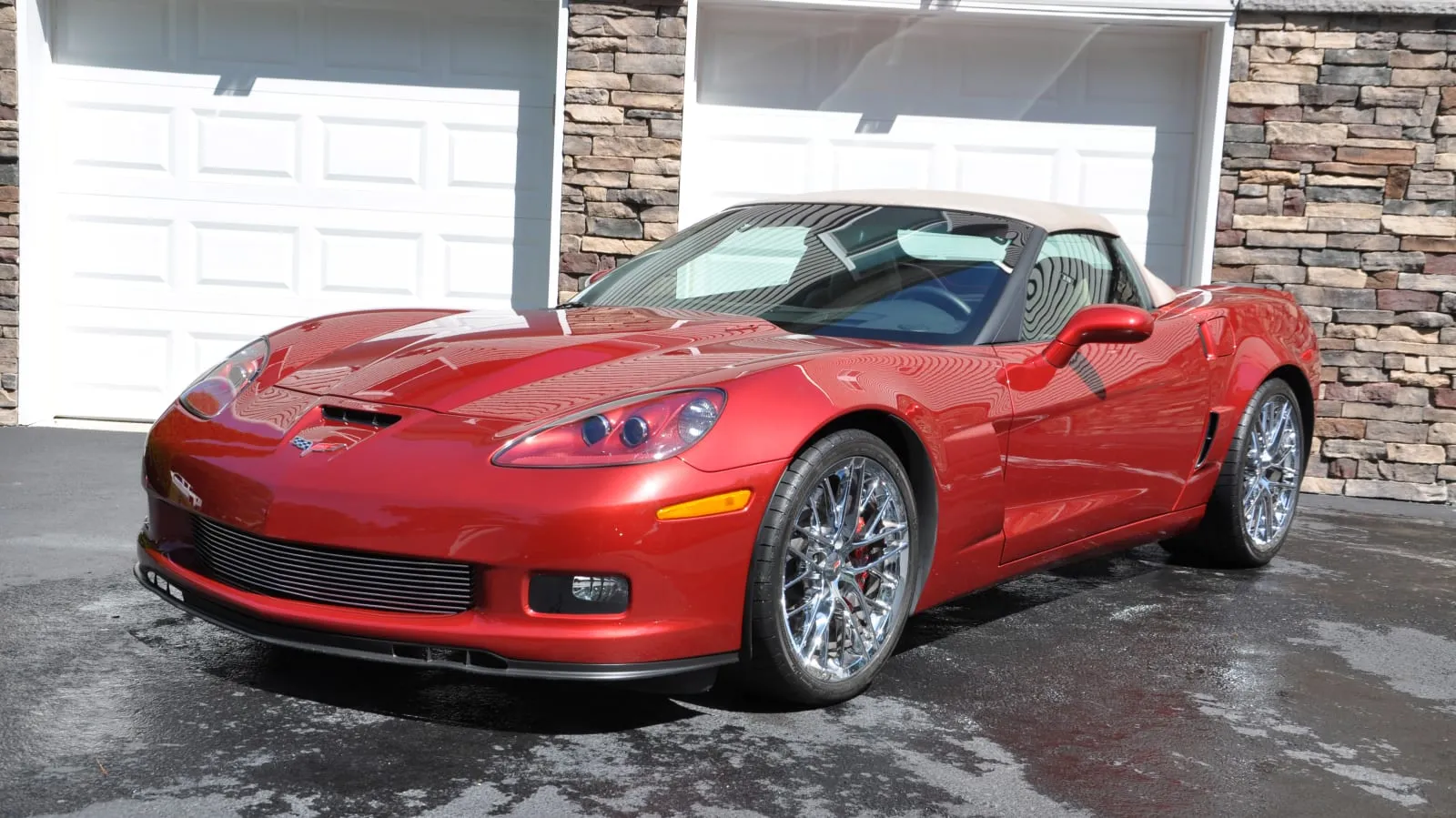 /img/49065-corvette-diecast-cleaning.webp