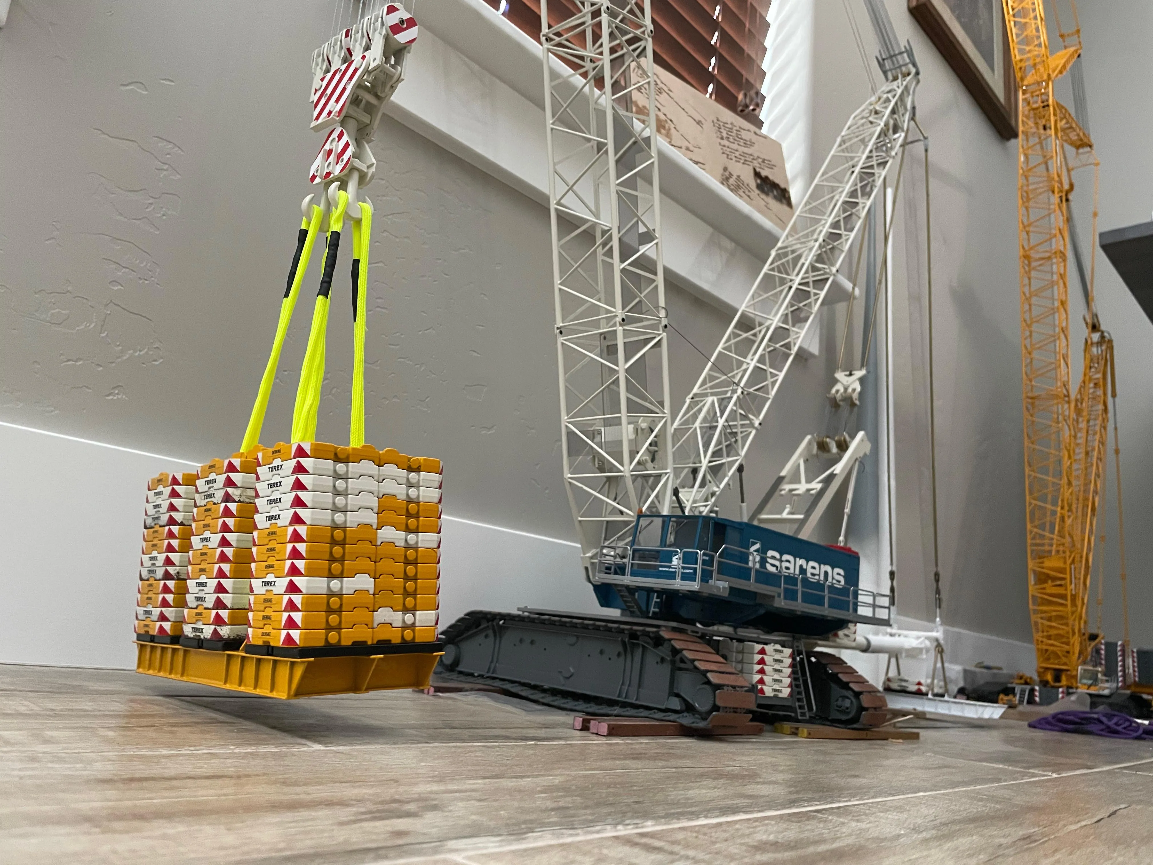 49090 crawler crane diecast model details