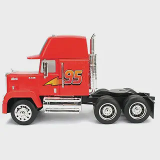 /img/49093-collectible-cars-shelves.webp